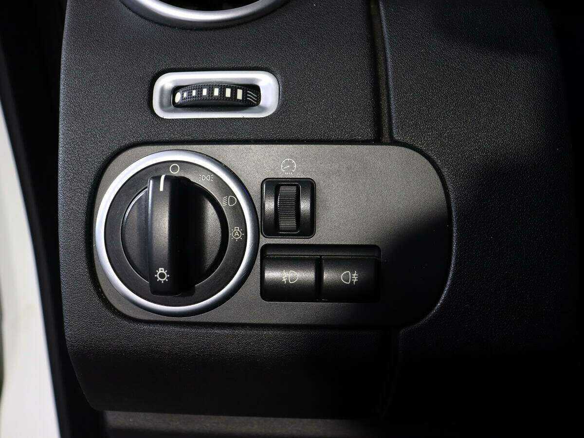 Land Rover Discovery с пробегом — 2013 год. Фото: #19