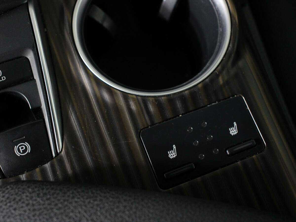 Toyota Camry с пробегом — 2018 год. Фото: #16