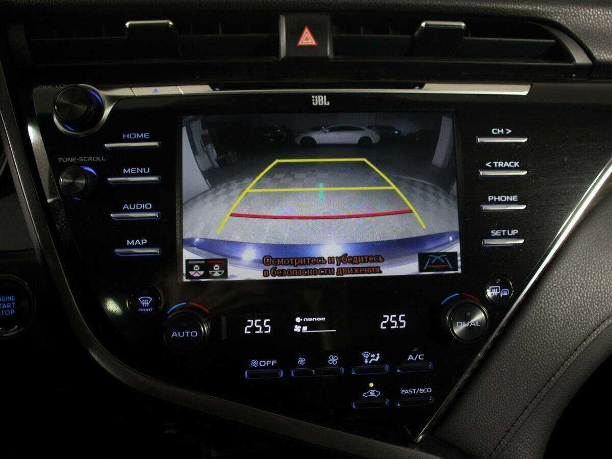 Toyota Camry с пробегом — 2018 год. Фото: #20