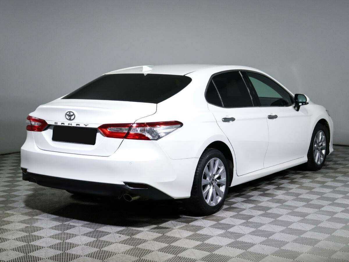 Toyota Camry с пробегом — 2018 год. Фото: #4