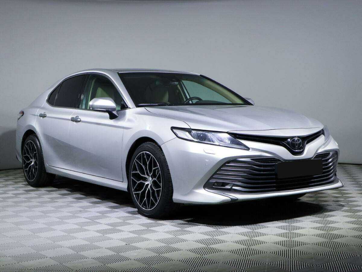 Toyota Camry с пробегом — 2020 год. Фото: #2