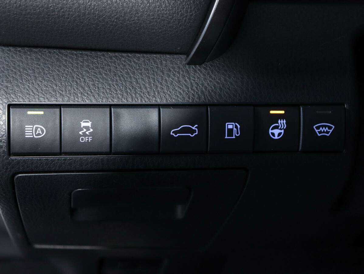 Toyota Camry с пробегом — 2018 год. Фото: #14