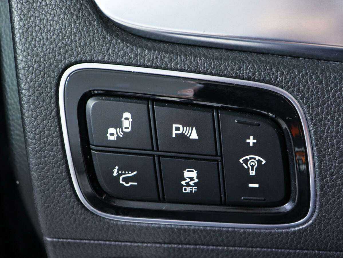 Hyundai Equus с пробегом — 2014 год. Фото: #18