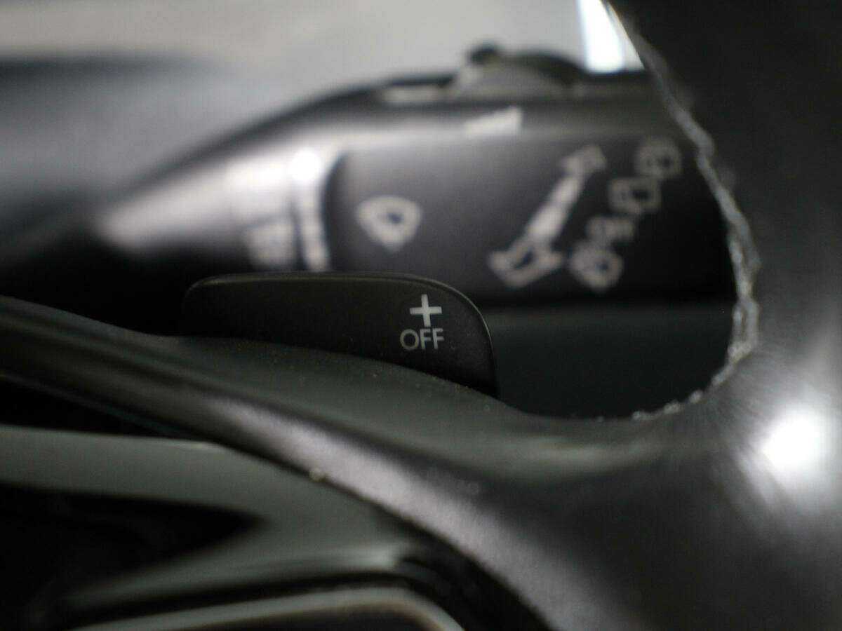 Volkswagen Touareg с пробегом — 2015 год. Фото: #20