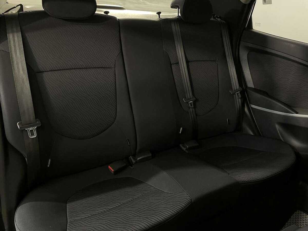 Hyundai Solaris с пробегом — 2012 год. Фото: #14