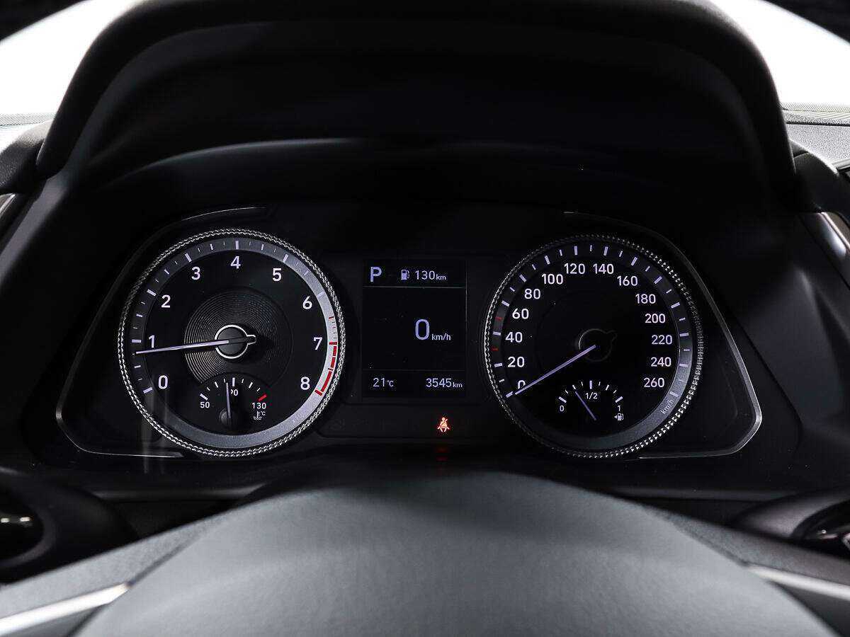 Hyundai Sonata с пробегом — 2023 год. Фото: #10