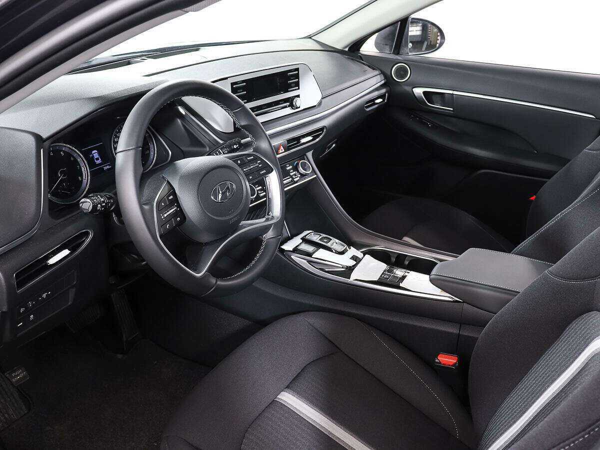 Hyundai Sonata с пробегом — 2023 год. Фото: #12