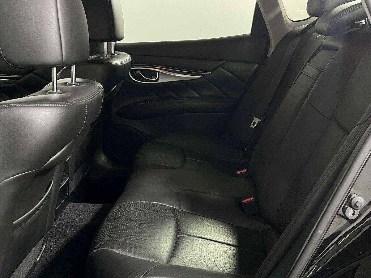 Infiniti Q70 с пробегом — 2016 год. Фото: #9