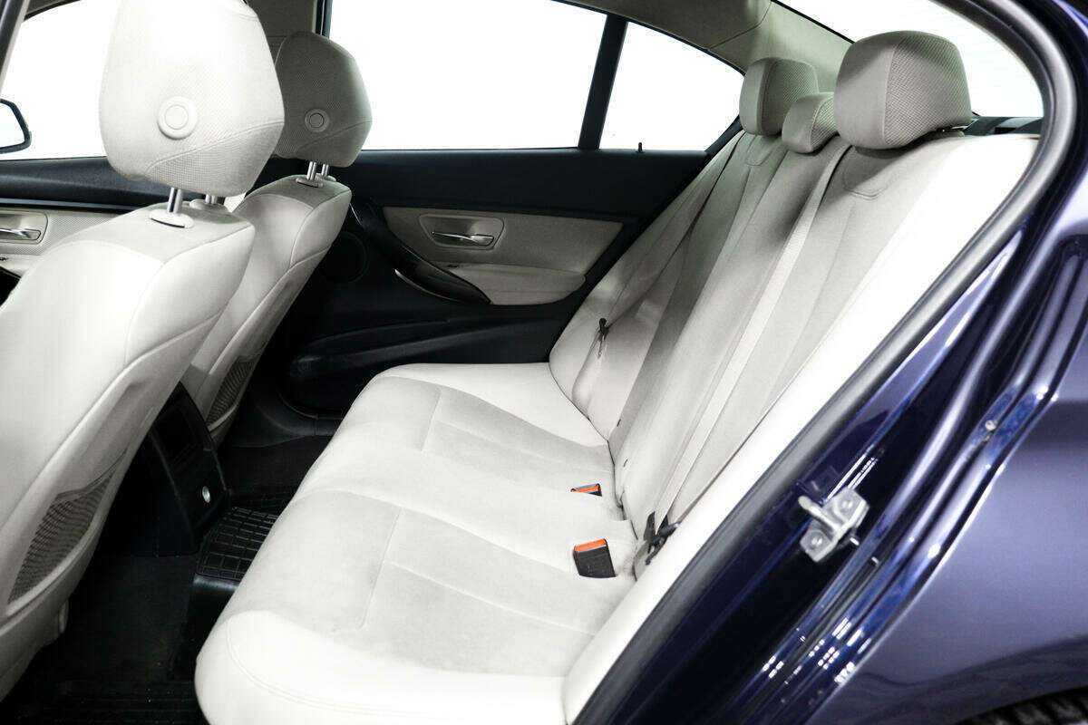 BMW 3 серии с пробегом — 2016 год. Фото: #11