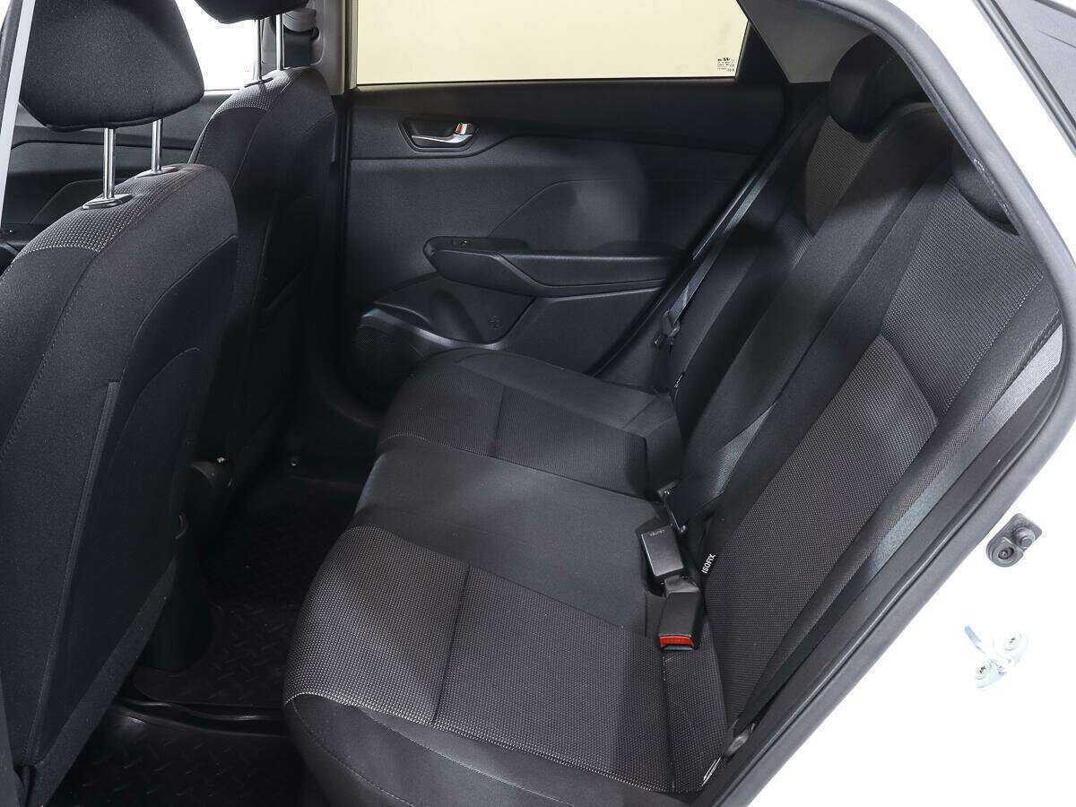 Hyundai Solaris с пробегом — 2017 год. Фото: #9