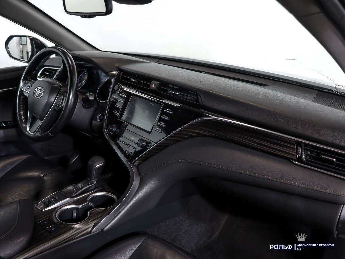 Toyota Camry с пробегом — 2018 год. Фото: #7
