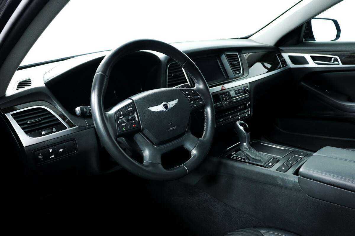 Hyundai Genesis с пробегом — 2016 год. Фото: #12