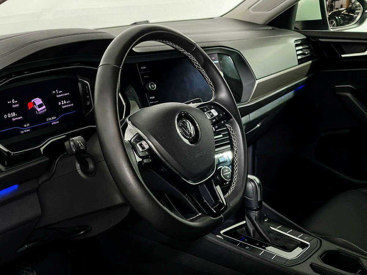 Volkswagen Jetta с пробегом — 2020 год. Фото: #10