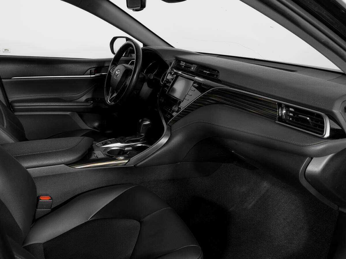 Toyota Camry с пробегом — 2021 год. Фото: #7
