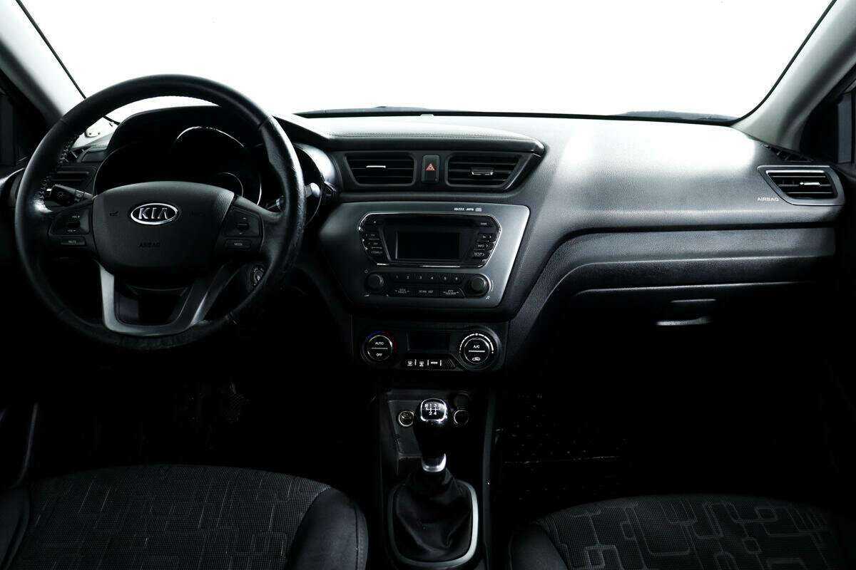Kia Rio с пробегом — 2012 год. Фото: #10