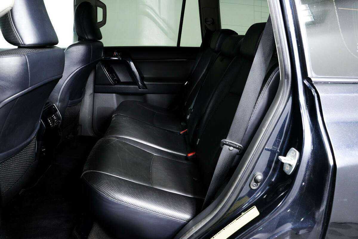 Toyota Land Cruiser Prado с пробегом — 2012 год. Фото: #9