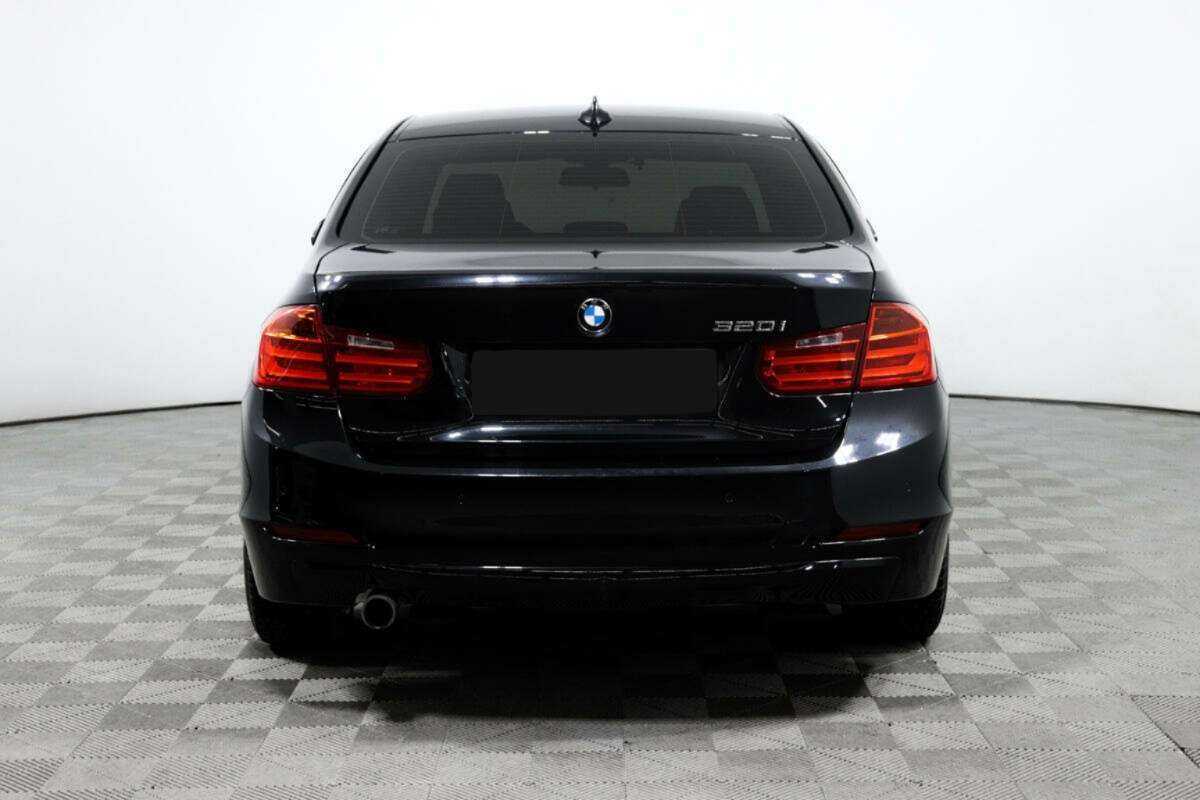 BMW 3 серии с пробегом — 2015 год. Фото: #4