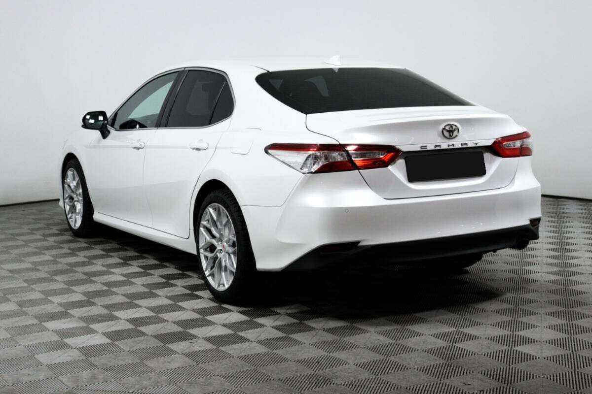 Toyota Camry с пробегом — 2019 год. Фото: #6