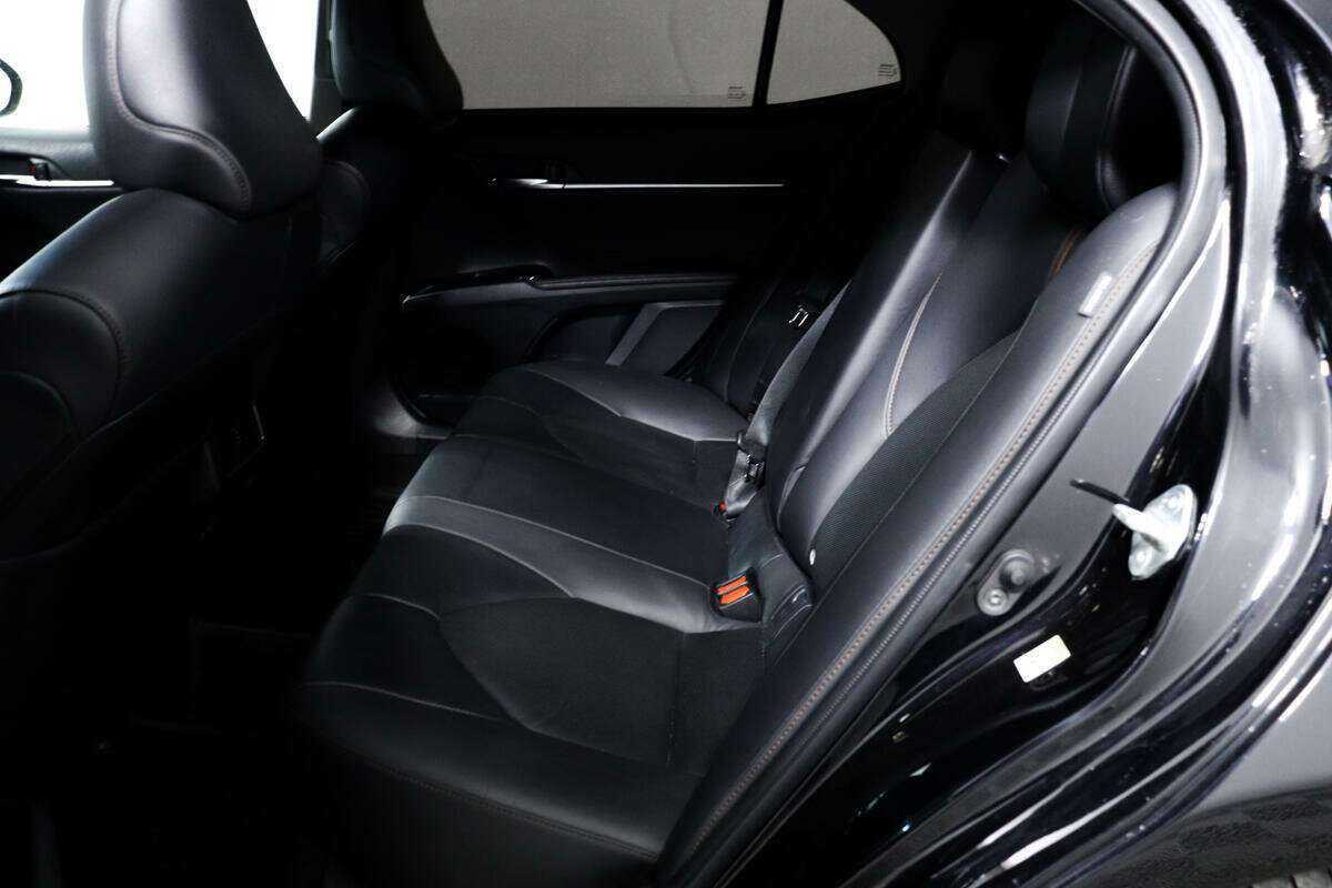 Toyota Camry с пробегом — 2018 год. Фото: #11