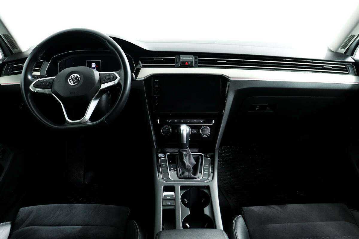Volkswagen Passat с пробегом — 2020 год. Фото: #10