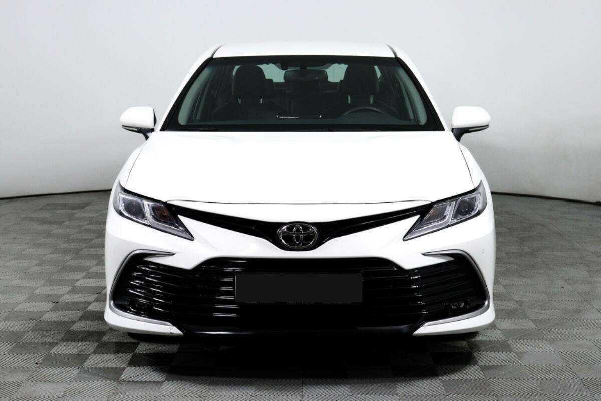 Toyota Camry с пробегом — 2021 год. Фото: #1