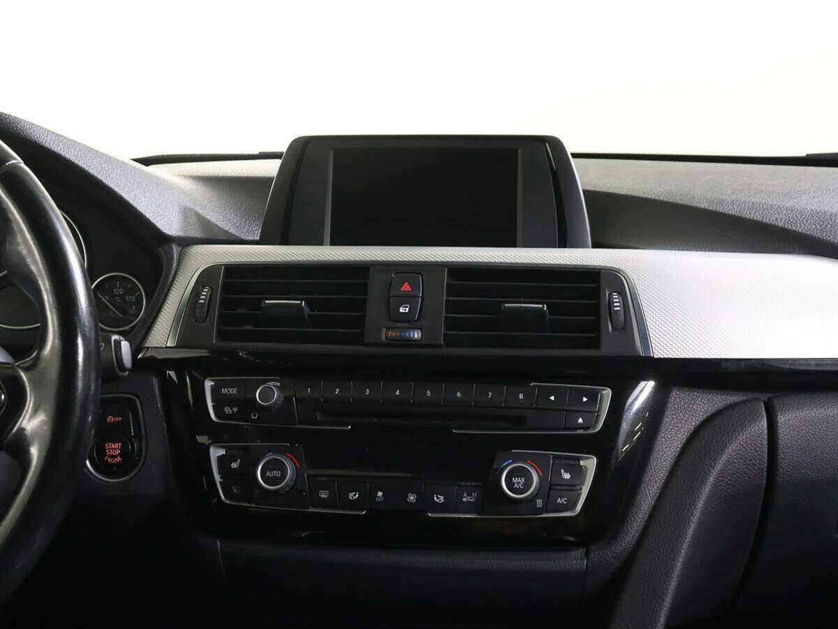 BMW 3 серии с пробегом — 2016 год. Фото: #10