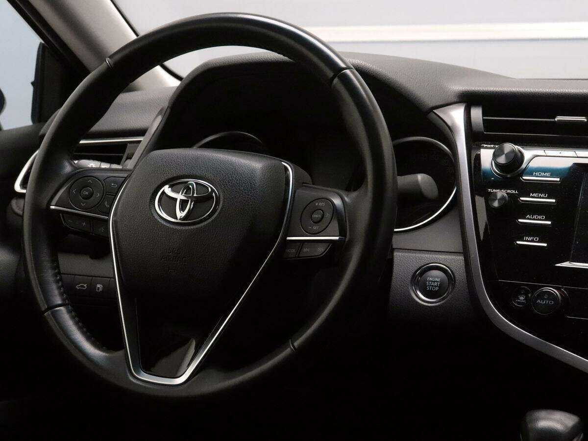 Toyota Camry с пробегом — 2019 год. Фото: #10