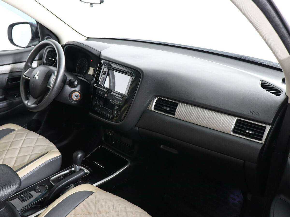 Mitsubishi Outlander с пробегом — 2017 год. Фото: #9