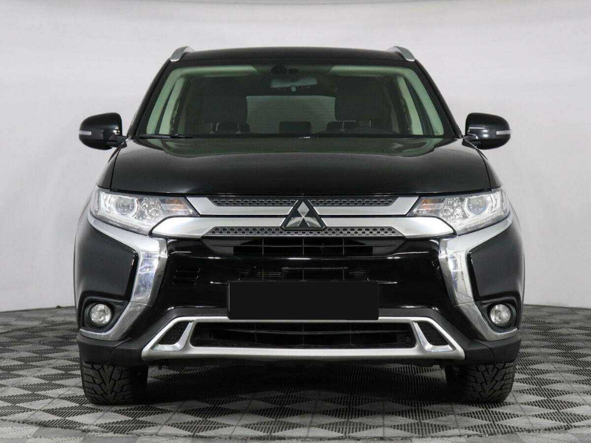 Mitsubishi Outlander с пробегом — 2018 год. Фото: #1