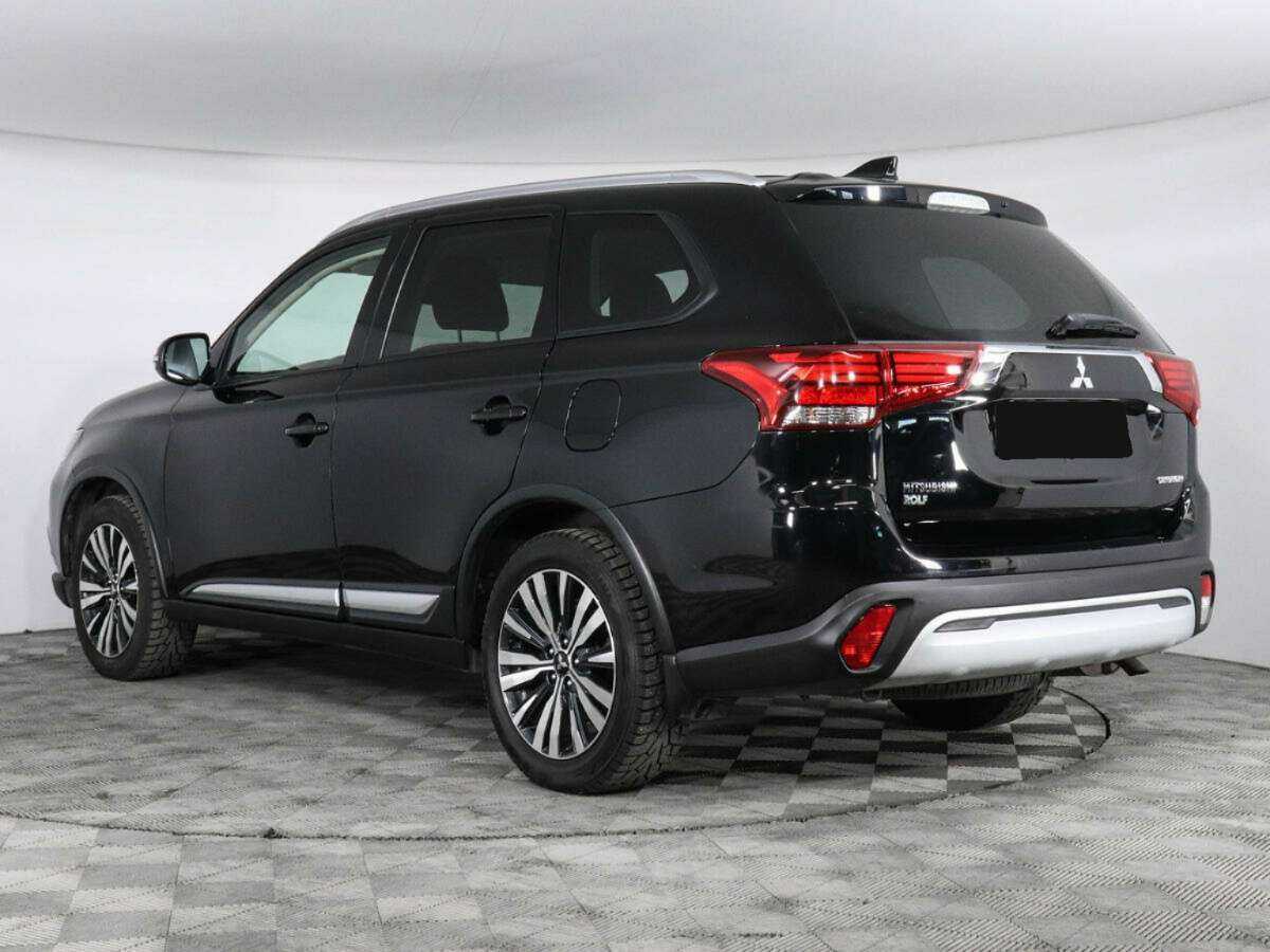 Mitsubishi Outlander с пробегом — 2018 год. Фото: #6