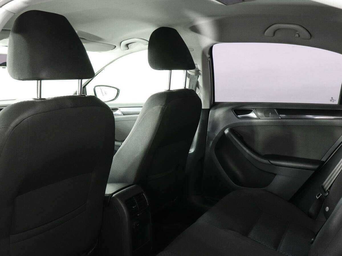 Volkswagen Jetta с пробегом — 2013 год. Фото: #11