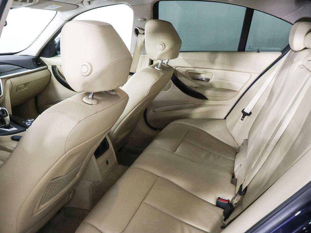 BMW 3 серии с пробегом — 2012 год. Фото: #8