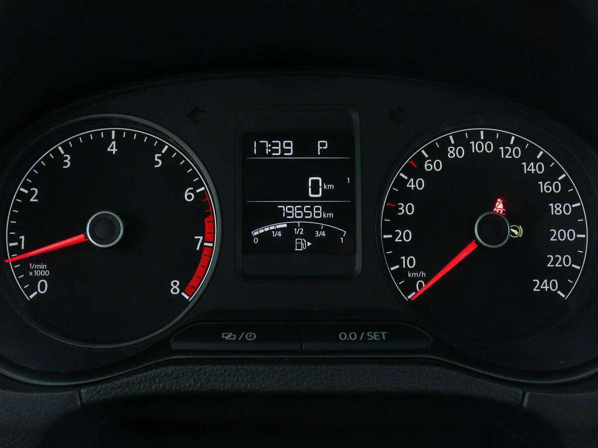 Volkswagen Polo с пробегом — 2017 год. Фото: #10