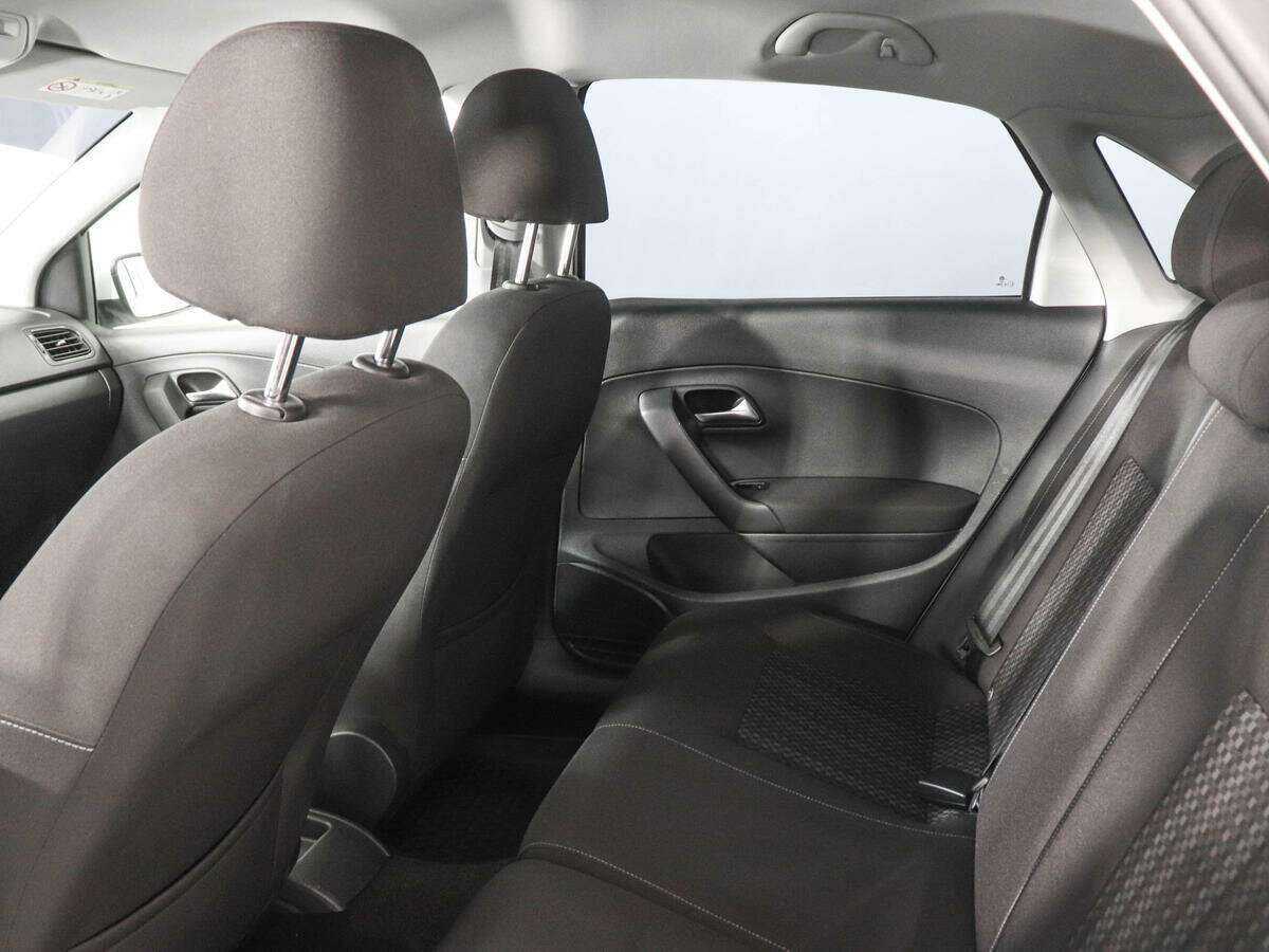 Volkswagen Polo с пробегом — 2018 год. Фото: #11