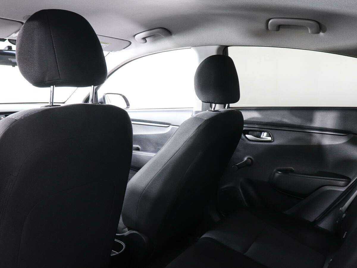 Kia Rio с пробегом — 2020 год. Фото: #11