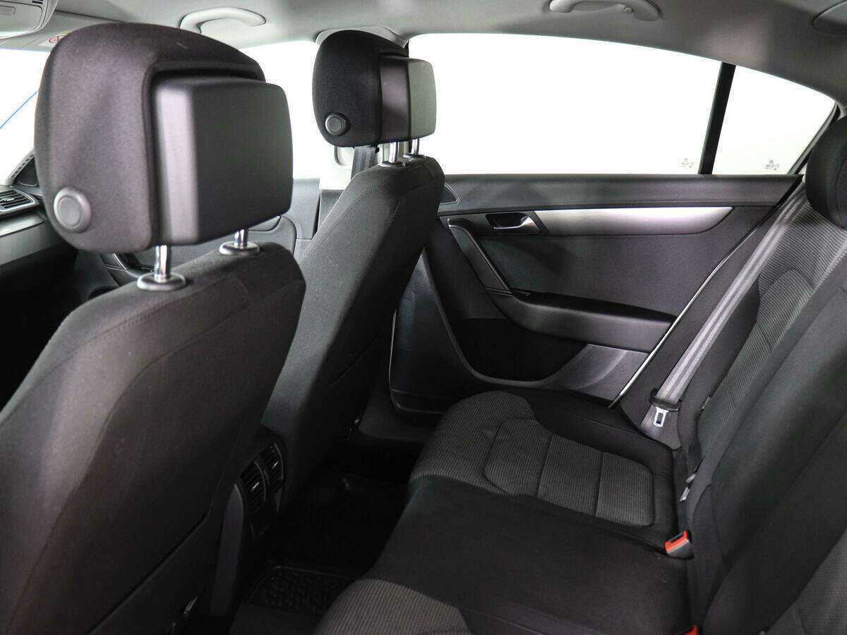 Volkswagen Passat с пробегом — 2013 год. Фото: #11