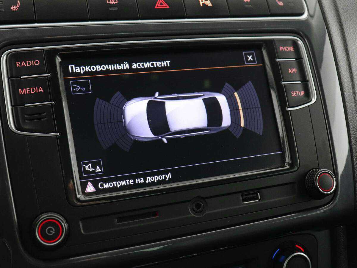 Volkswagen Polo с пробегом — 2018 год. Фото: #12