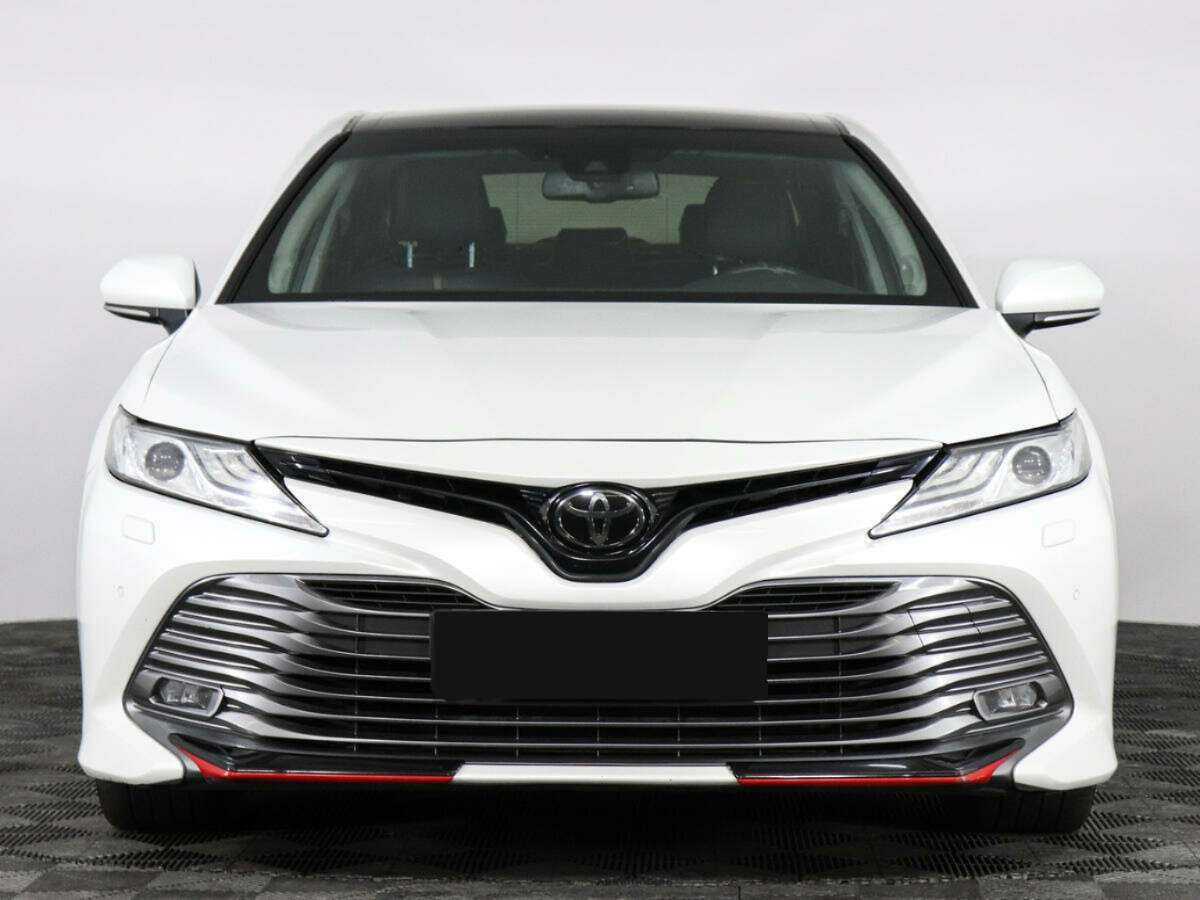 Toyota Camry с пробегом — 2019 год. Фото: #1