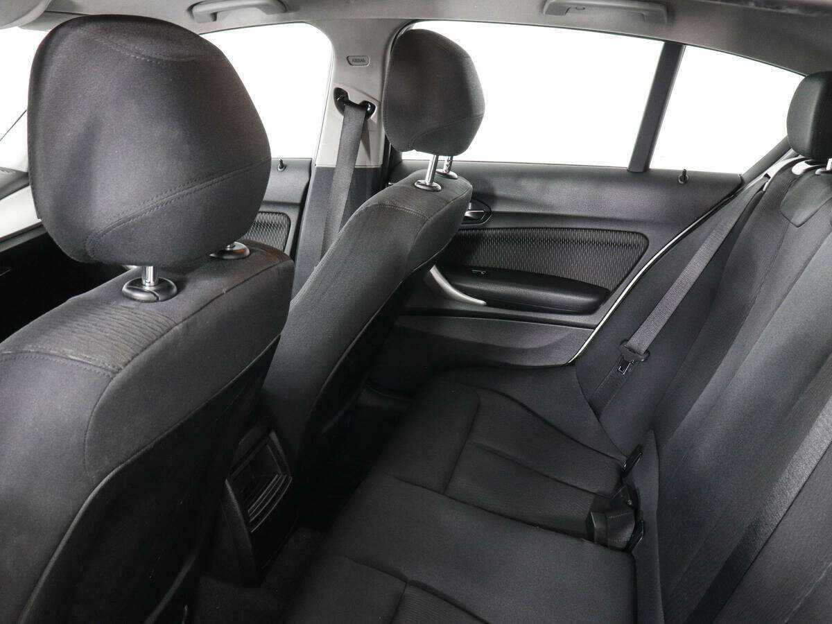 BMW 1 серии с пробегом — 2013 год. Фото: #10