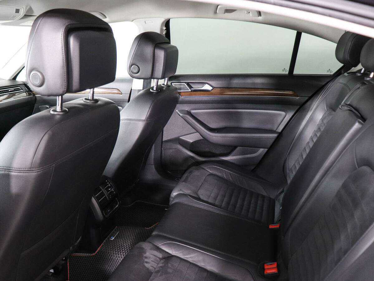 Volkswagen Passat с пробегом — 2016 год. Фото: #9