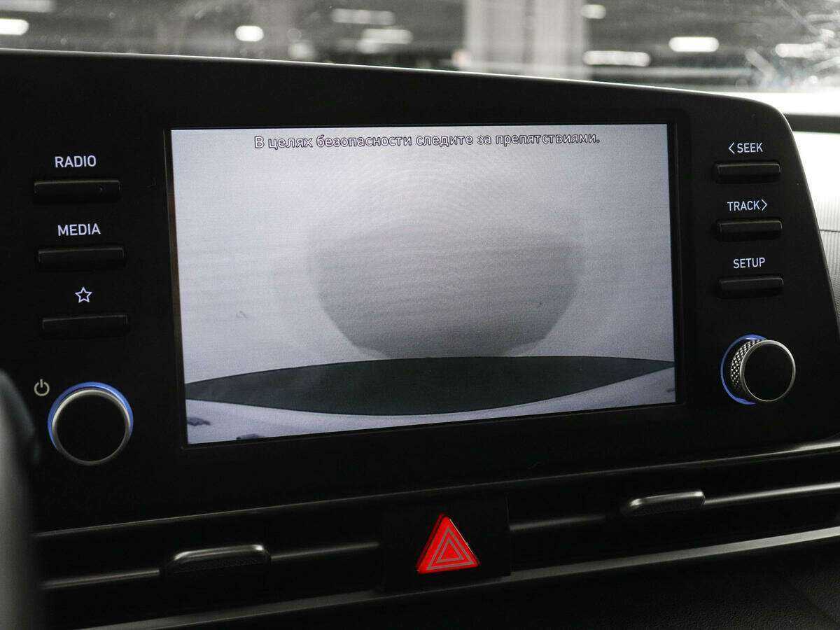 Hyundai Elantra с пробегом — 2021 год. Фото: #12