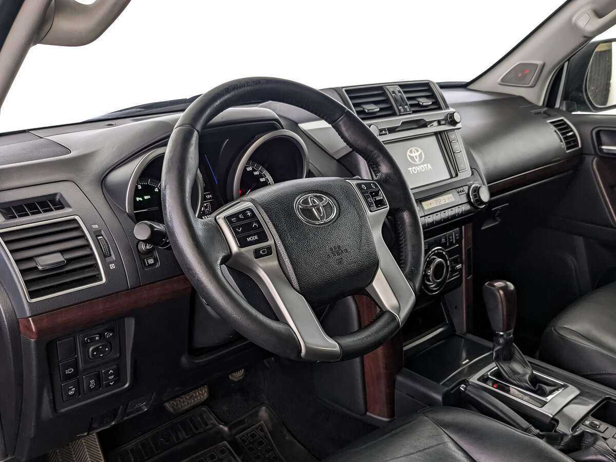 Toyota Land Cruiser Prado с пробегом — 2016 год. Фото: #9