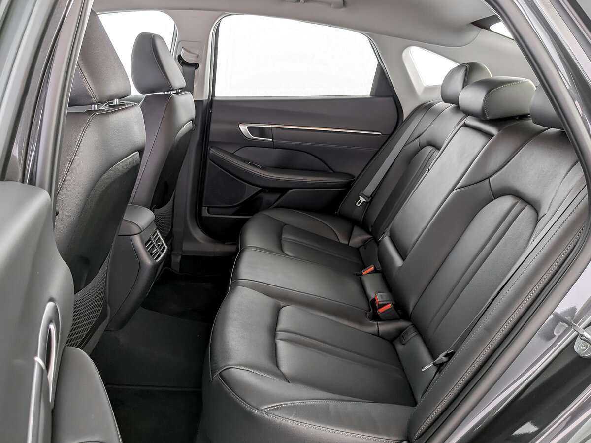Hyundai Sonata с пробегом — 2021 год. Фото: #9
