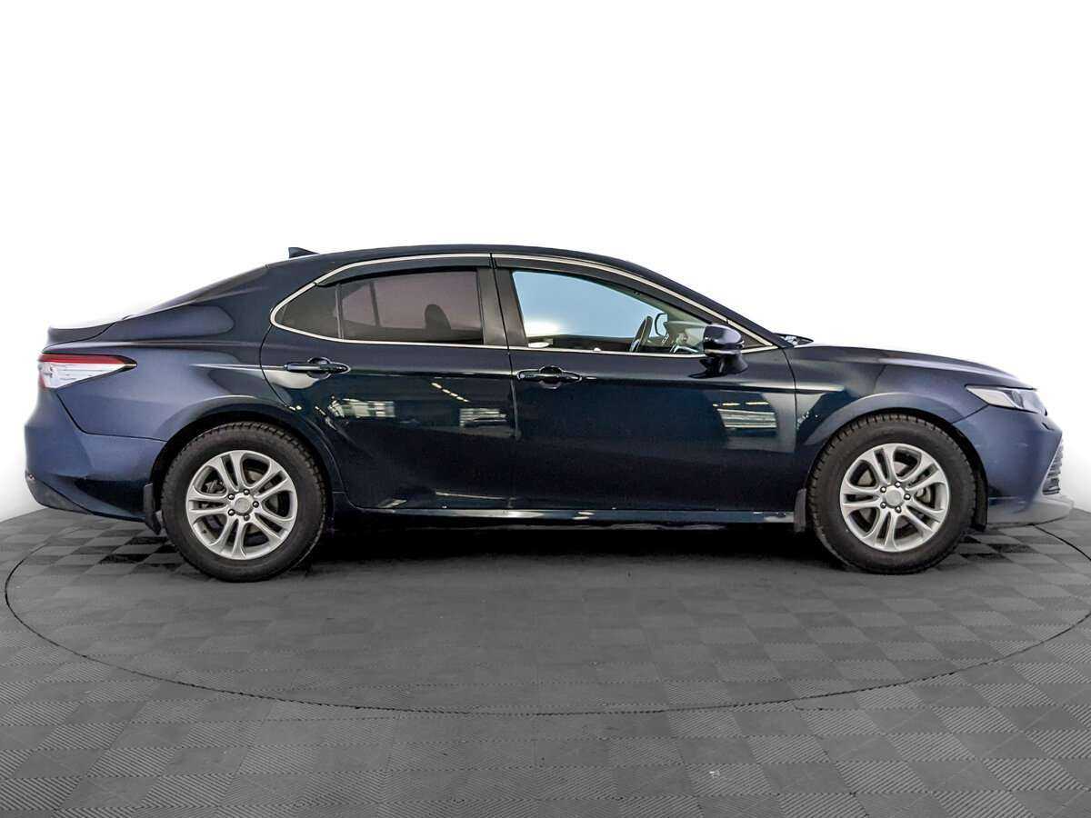 Toyota Camry с пробегом — 2020 год. Фото: #3