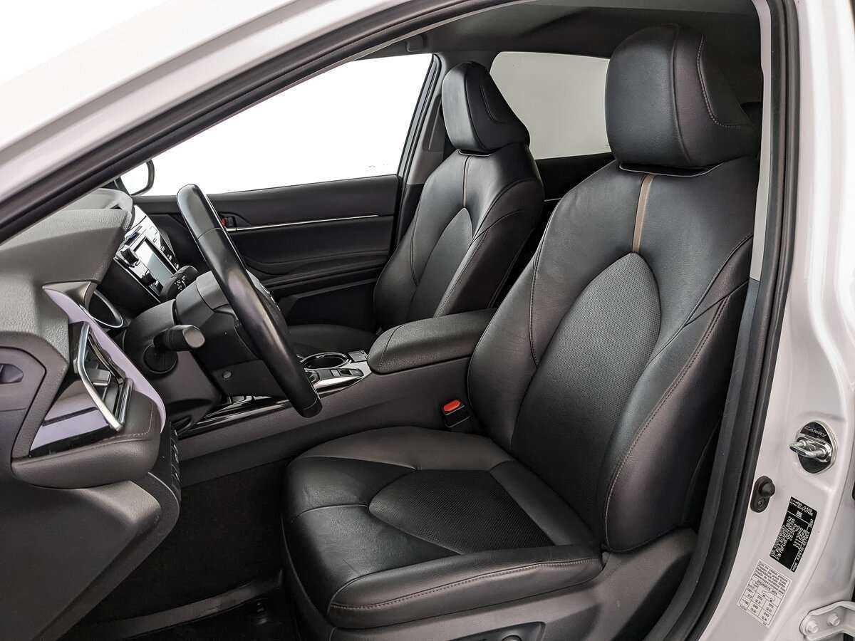 Toyota Camry с пробегом — 2021 год. Фото: #14