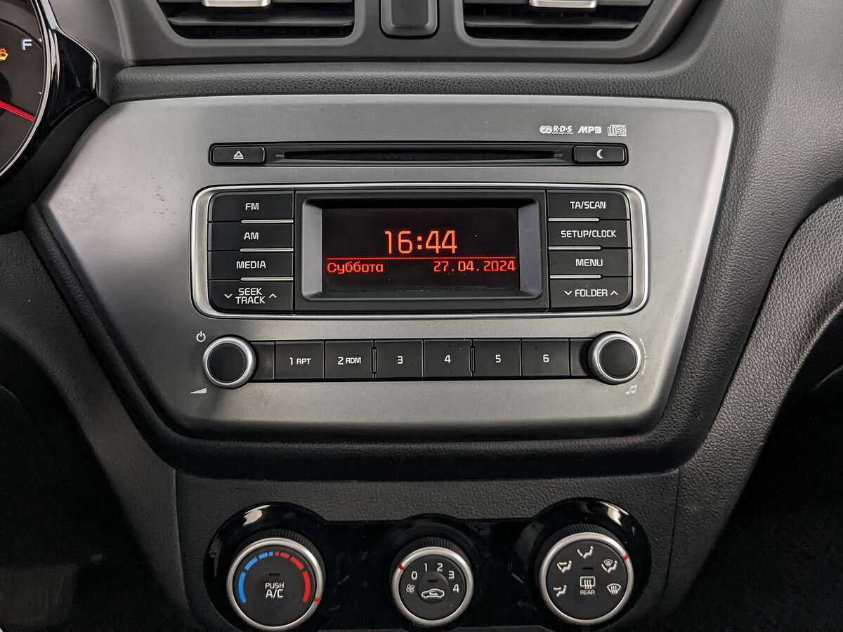 Kia Rio с пробегом — 2016 год. Фото: #13