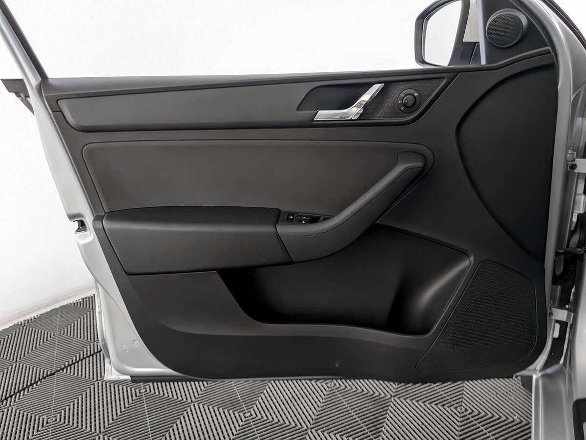 Skoda Rapid с пробегом — 2016 год. Фото: #13