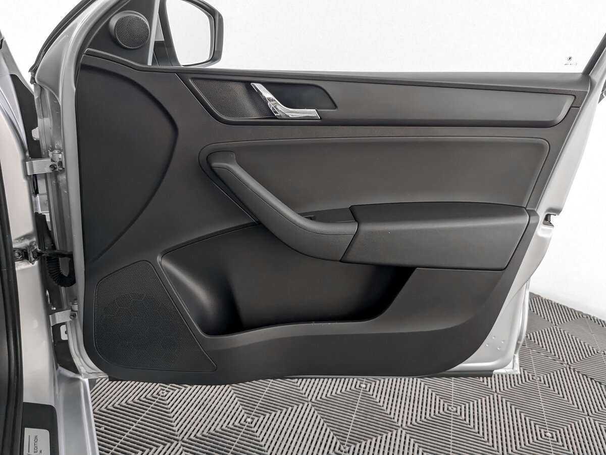 Skoda Rapid с пробегом — 2016 год. Фото: #18