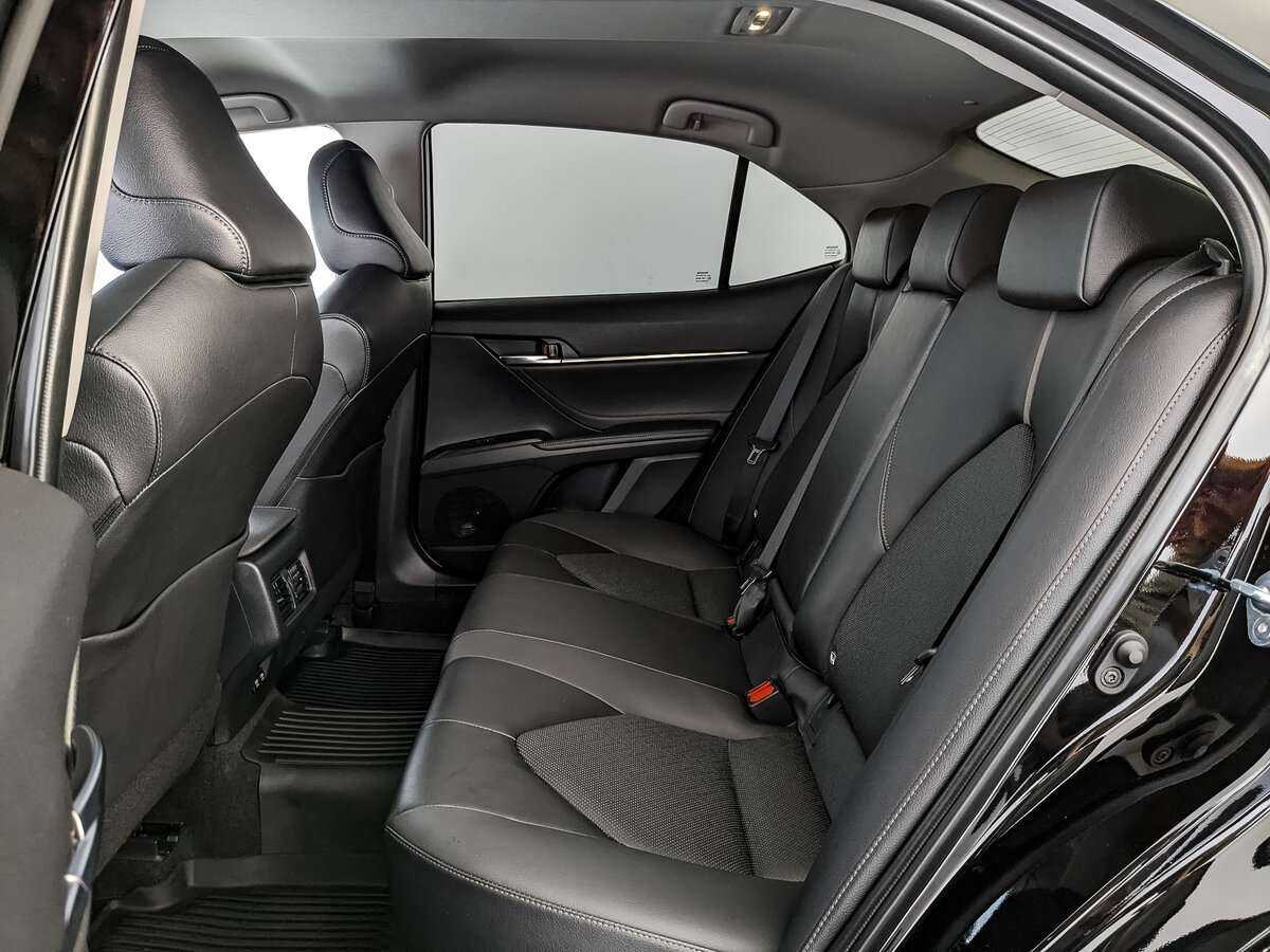 Toyota Camry с пробегом — 2022 год. Фото: #13
