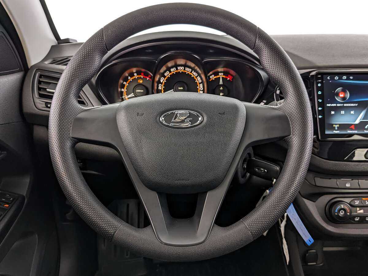 Lada (ВАЗ) Vesta с пробегом — 2021 год. Фото: #21